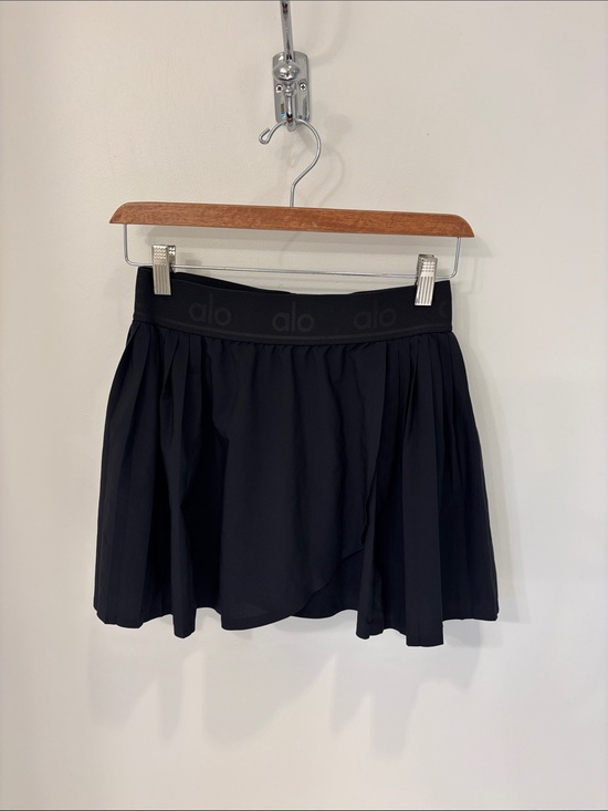 ALO Yoga Dresses & Skirts - ALO Yoga Black Pleated Active Mini Skirt